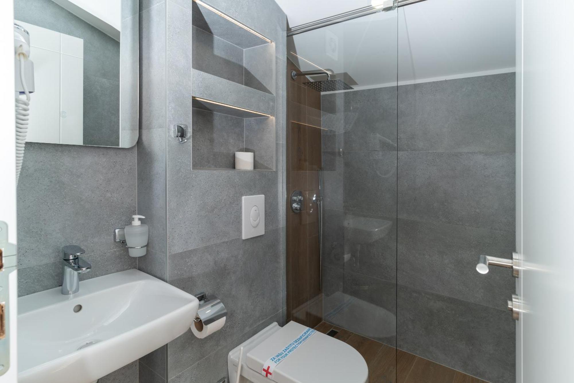Ornament Hotel And Apartments Sarajevo Luaran gambar
