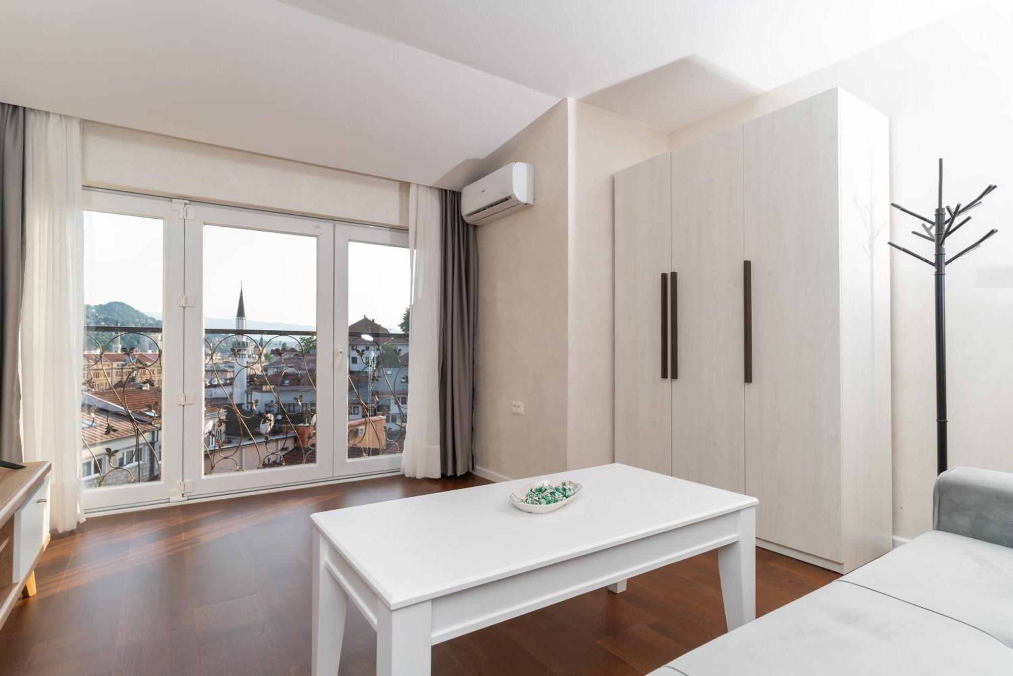 Ornament Hotel And Apartments Sarajevo Luaran gambar