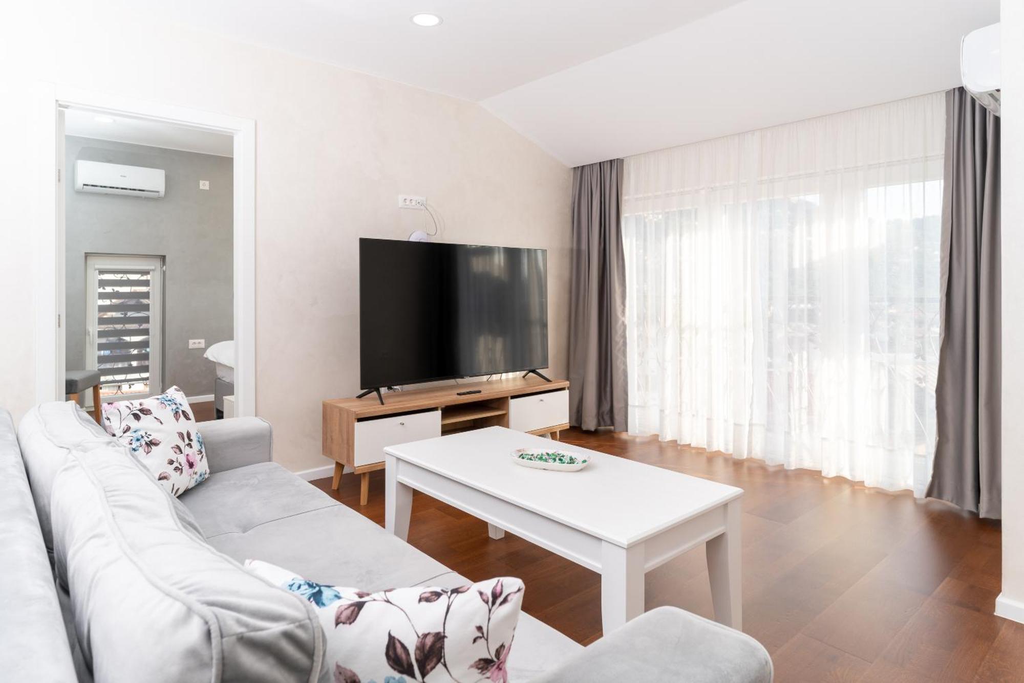 Ornament Hotel And Apartments Sarajevo Luaran gambar