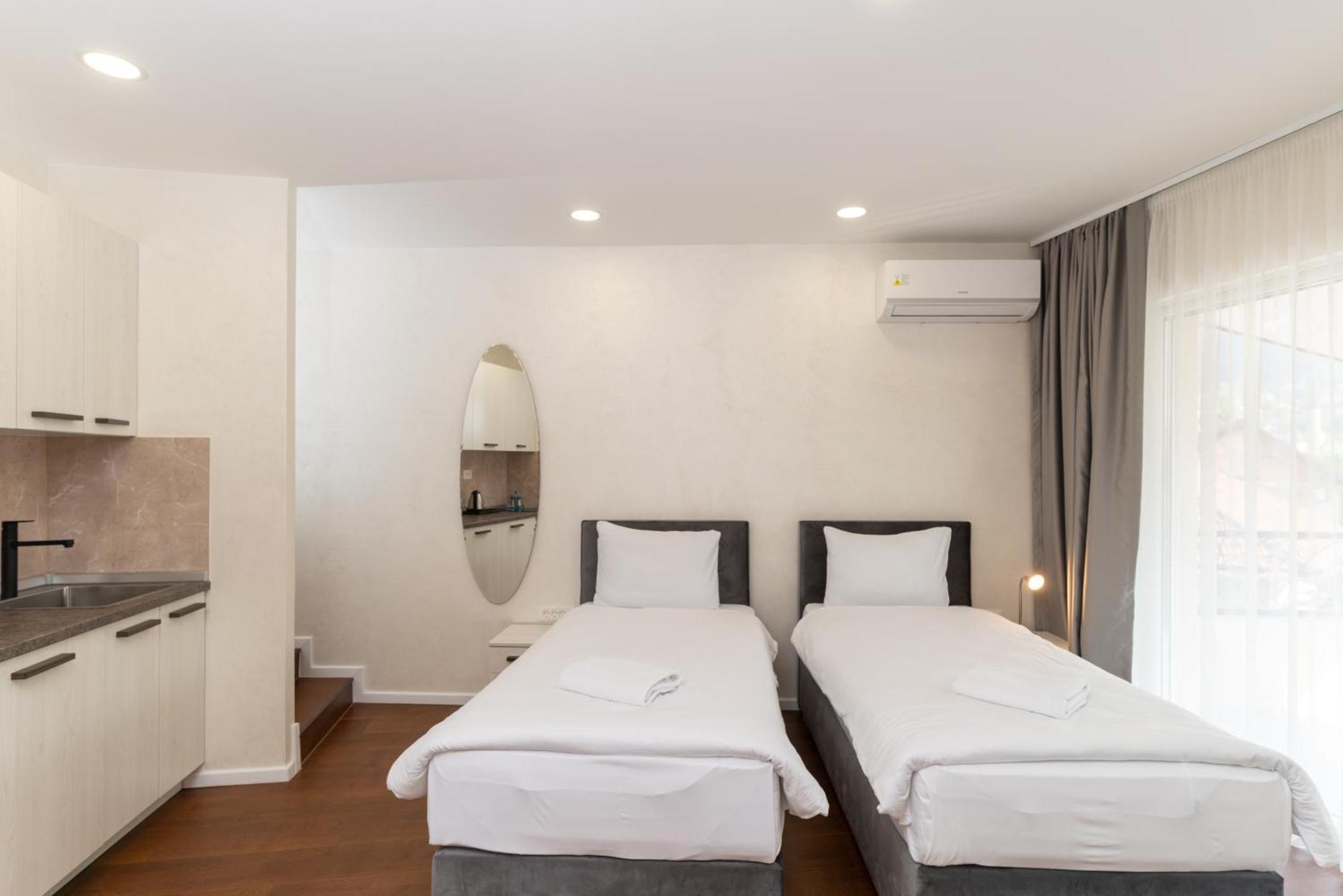 Ornament Hotel And Apartments Sarajevo Luaran gambar
