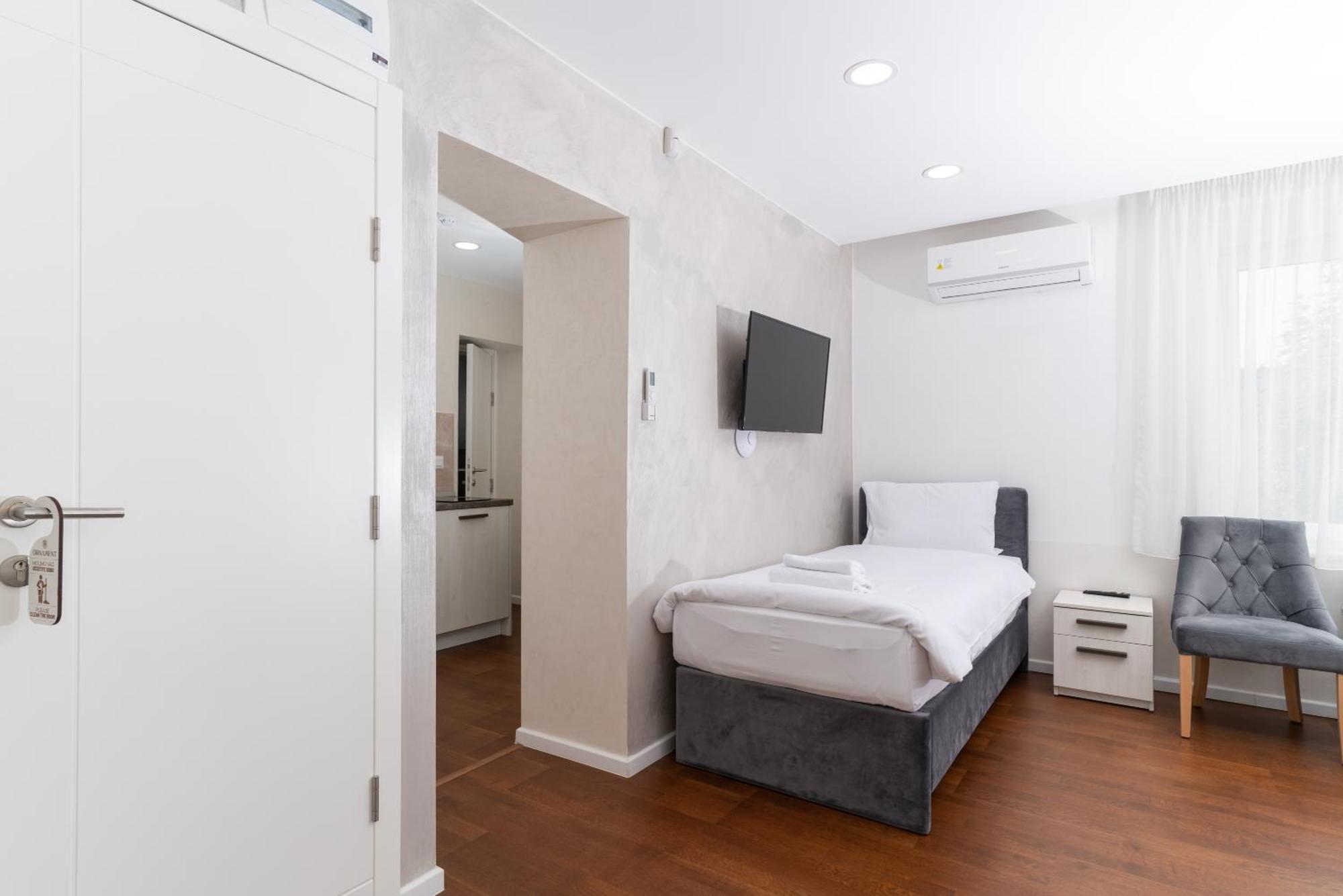 Ornament Hotel And Apartments Sarajevo Luaran gambar