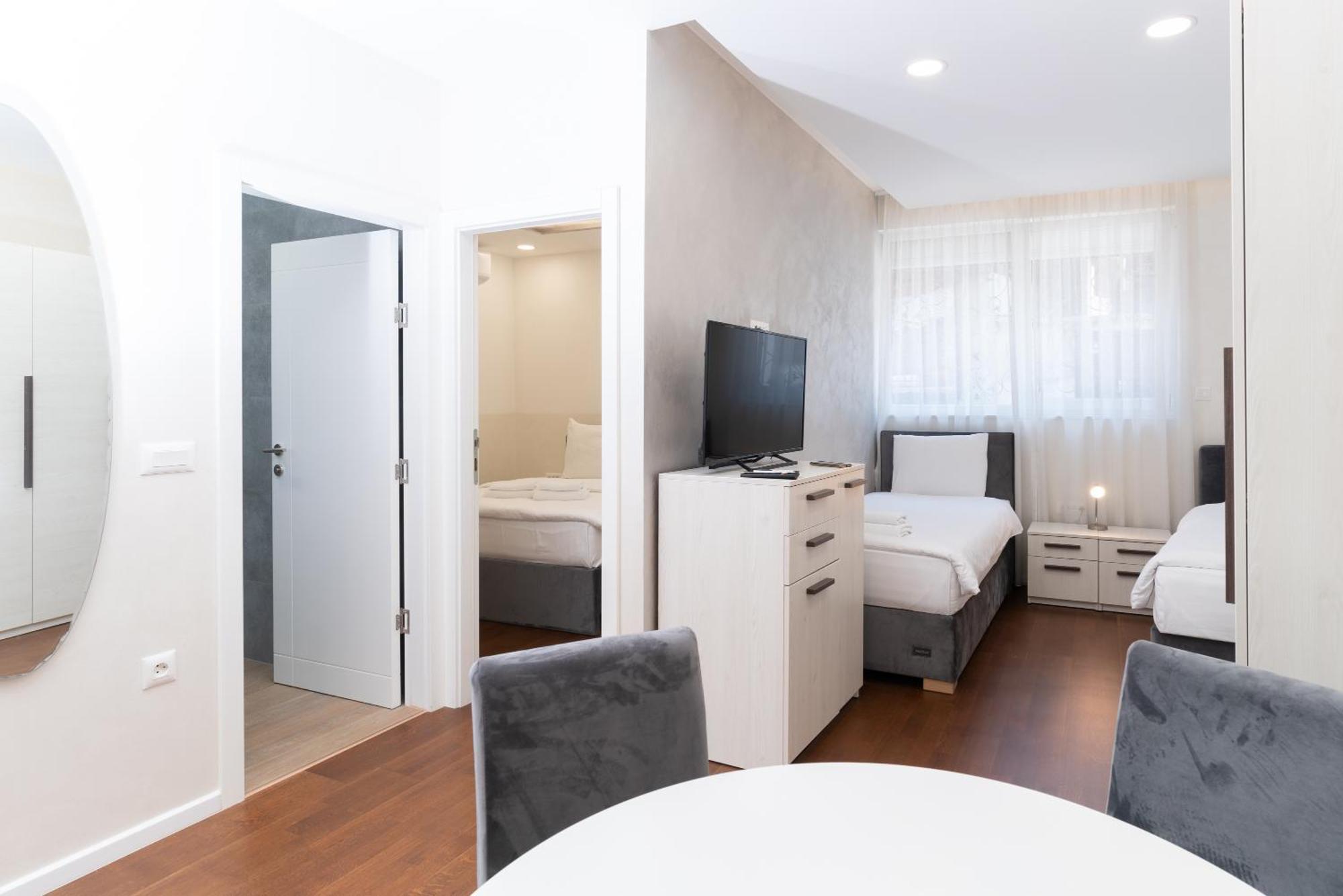 Ornament Hotel And Apartments Sarajevo Luaran gambar