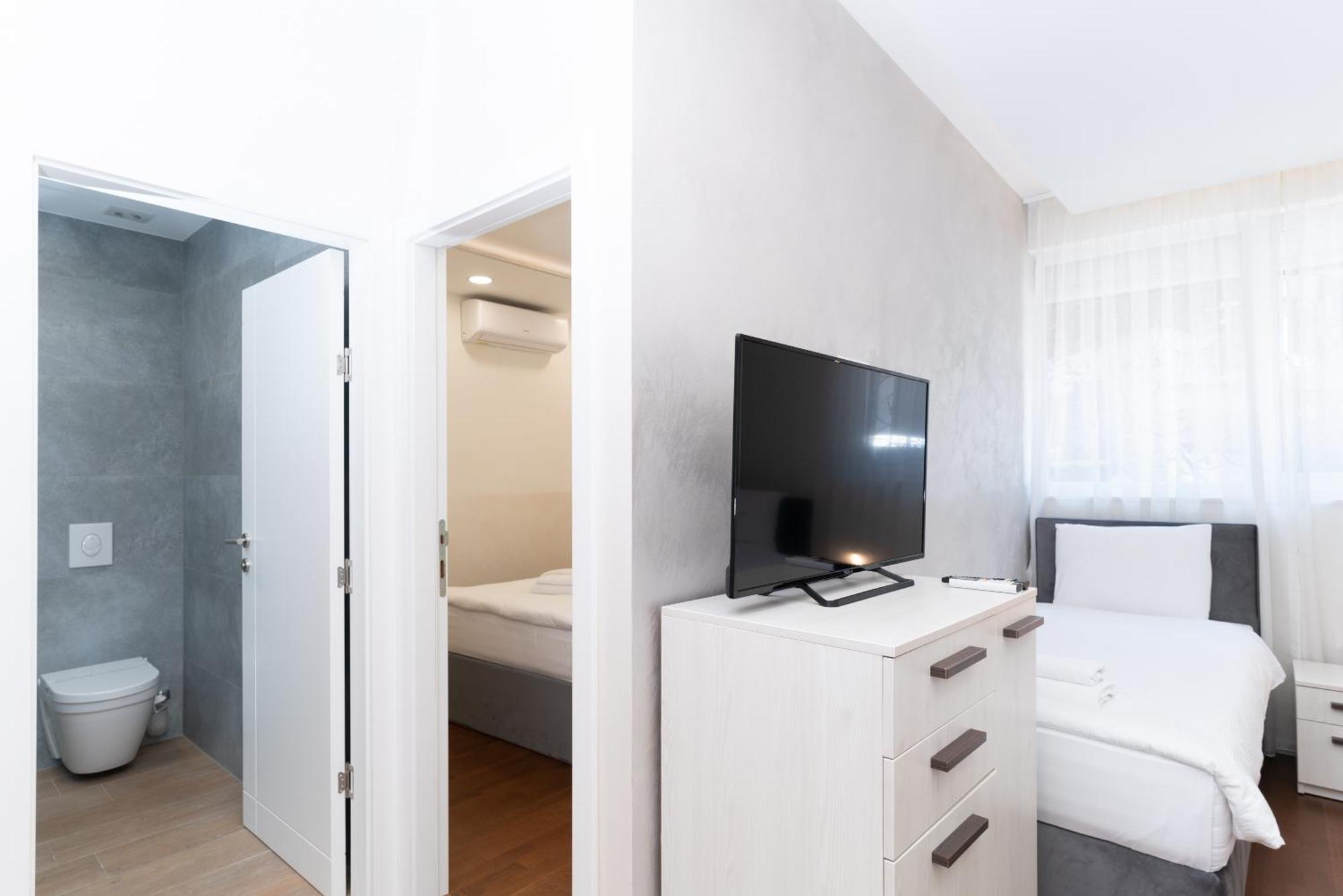 Ornament Hotel And Apartments Sarajevo Luaran gambar