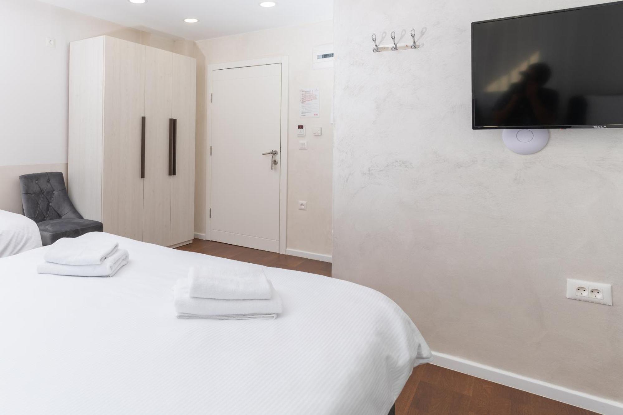 Ornament Hotel And Apartments Sarajevo Luaran gambar