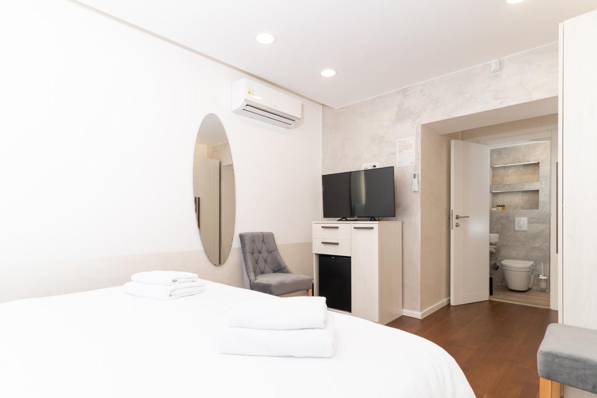Ornament Hotel And Apartments Sarajevo Luaran gambar