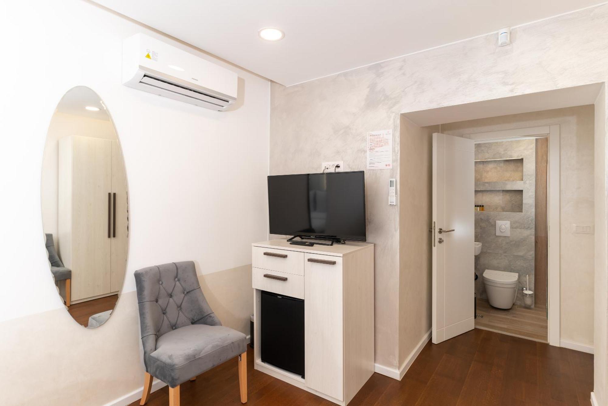Ornament Hotel And Apartments Sarajevo Luaran gambar