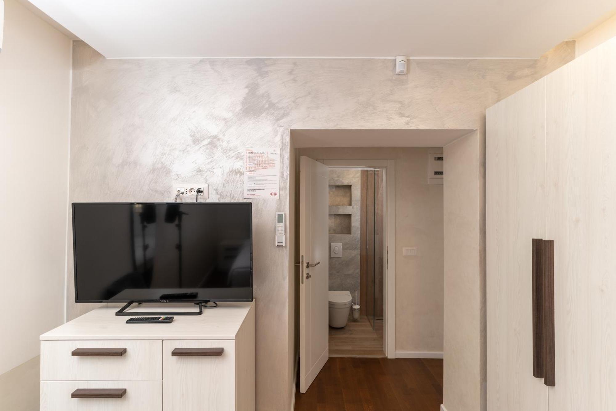 Ornament Hotel And Apartments Sarajevo Luaran gambar